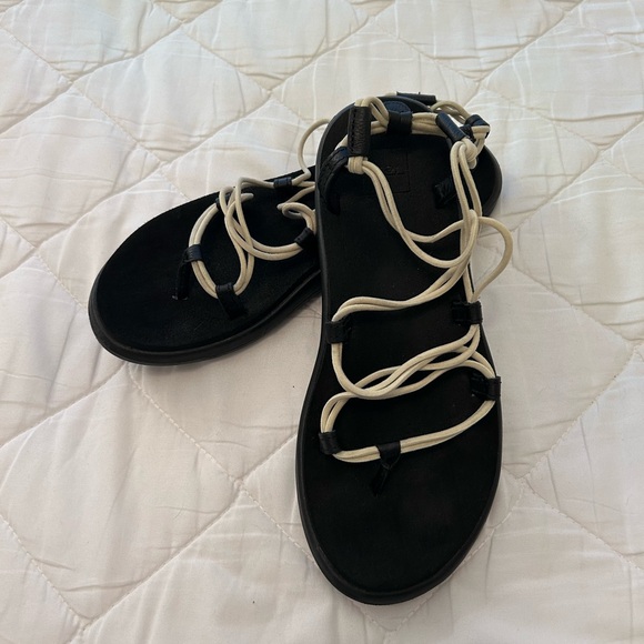 Teva Women's Voya Infinity Sandals 8 Black and White - Picture 2 of 5